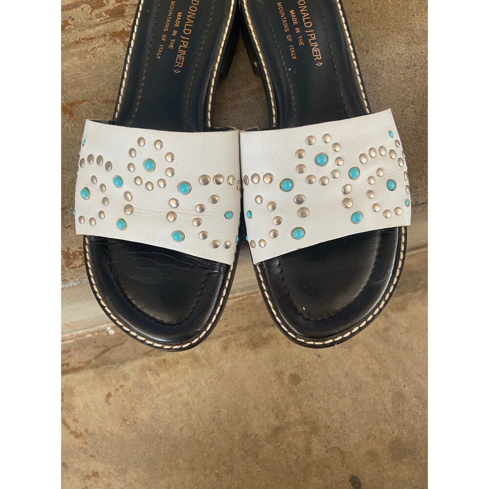 Donald J Pliner white leather single strap flat slide sandal w/ stud detail - Picture 5 of 9